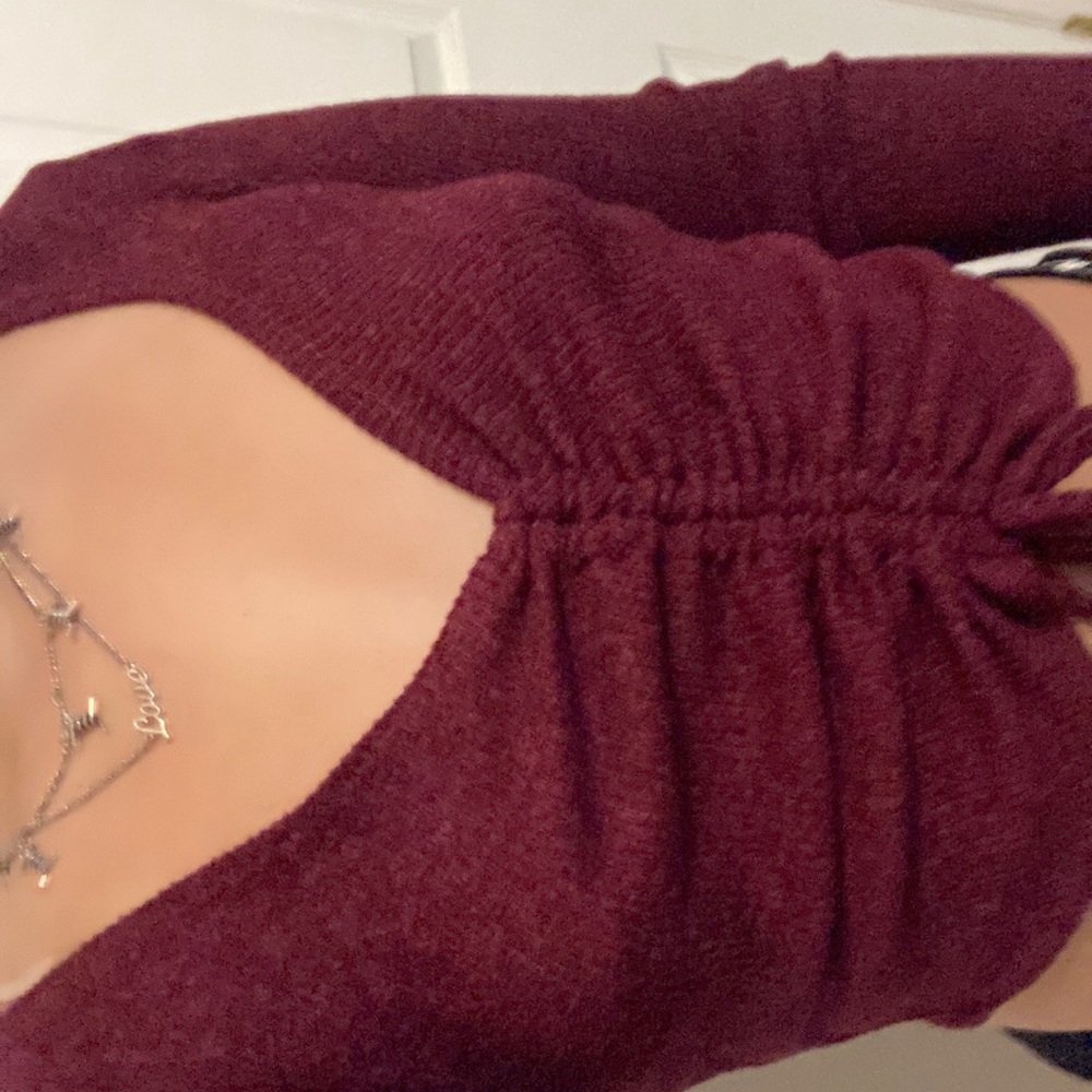 Beautiful maroon scrunched long sleeve